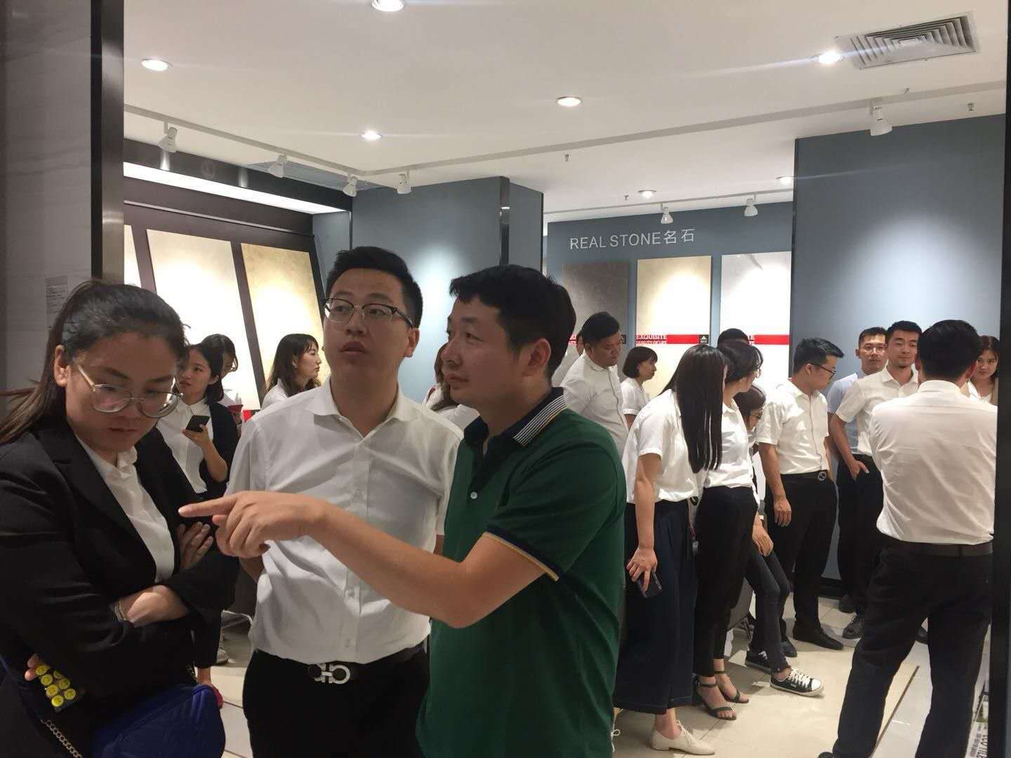 呼市午夜成人小电影總經理王宏昌講解名石工藝